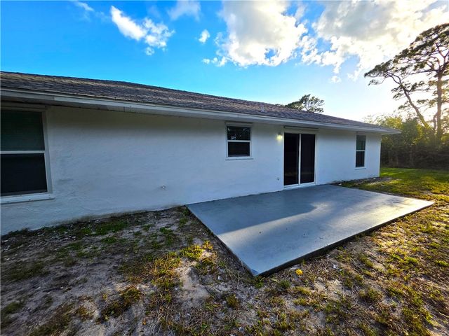 490 13th Lane SW, Vero Beach, FL 32962
