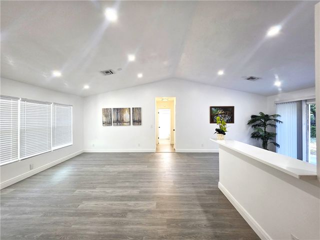 490 13th Lane SW, Vero Beach, FL 32962