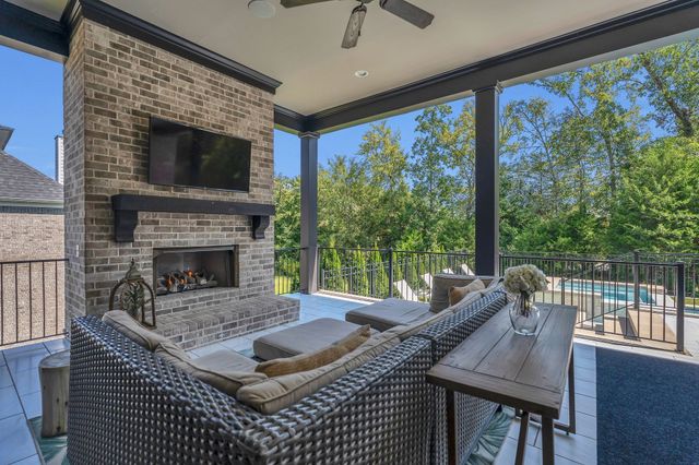 7045 Lanceleaf Dr, College Grove, TN 37046