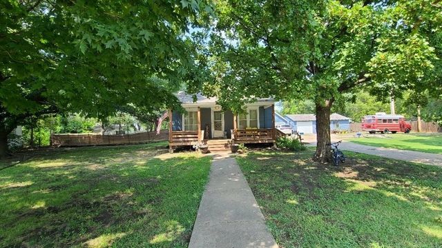 318 N Poplar St, Wellington, KS 67152
