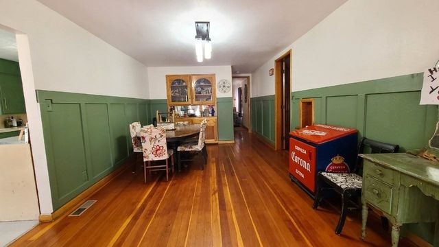 318 N Poplar St, Wellington, KS 67152