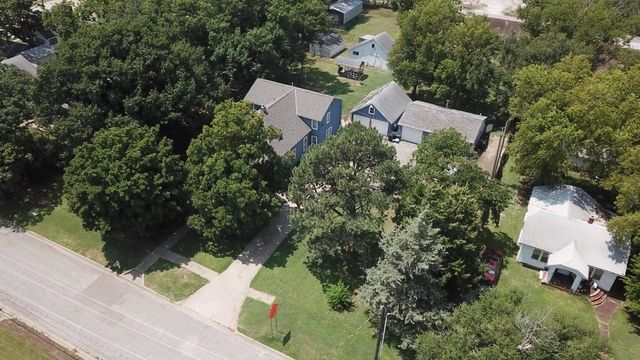 318 N Poplar St, Wellington, KS 67152