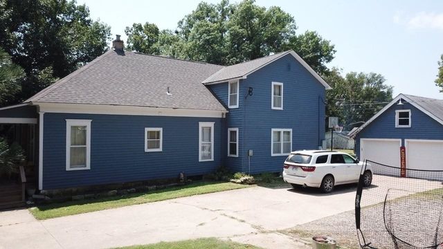 318 N Poplar St, Wellington, KS 67152