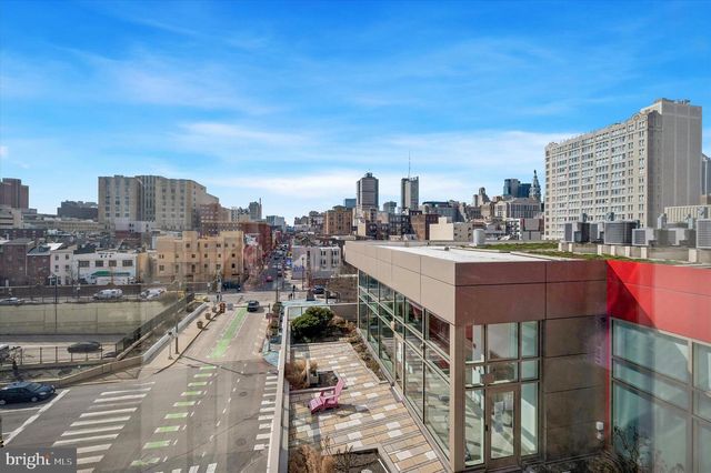 312 N 10TH ST, Philadelphia, PA 19107