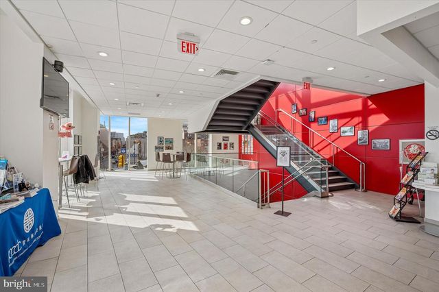 312 N 10TH ST, Philadelphia, PA 19107