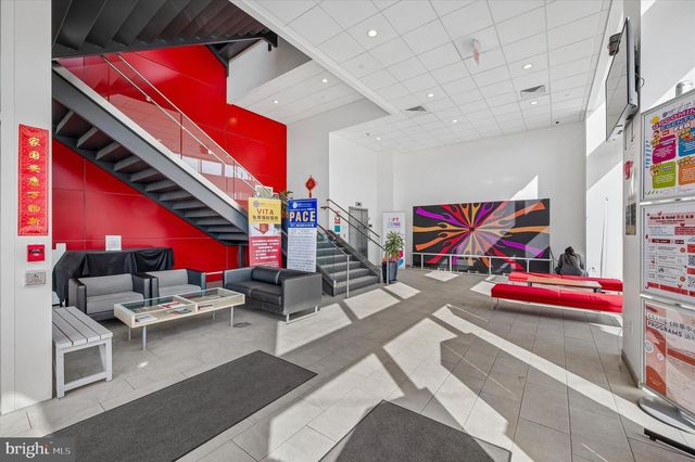 312 N 10TH ST, Philadelphia, PA 19107