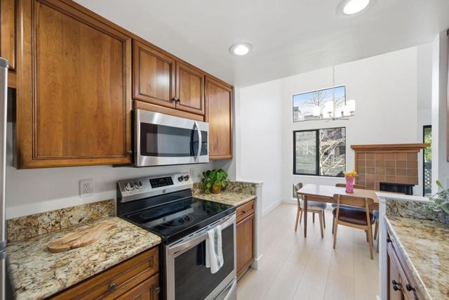 32 Cove Lane, Redwood City, CA 94065