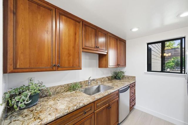 32 Cove Lane, Redwood City, CA 94065