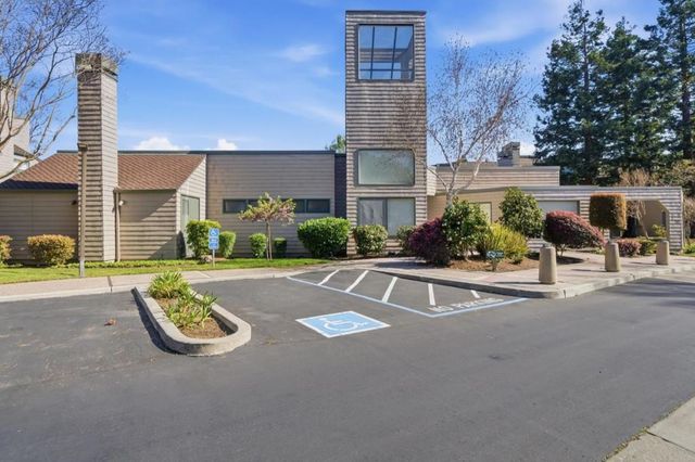 32 Cove Lane, Redwood City, CA 94065