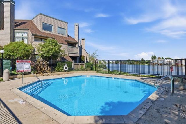 32 Cove Lane, Redwood City, CA 94065