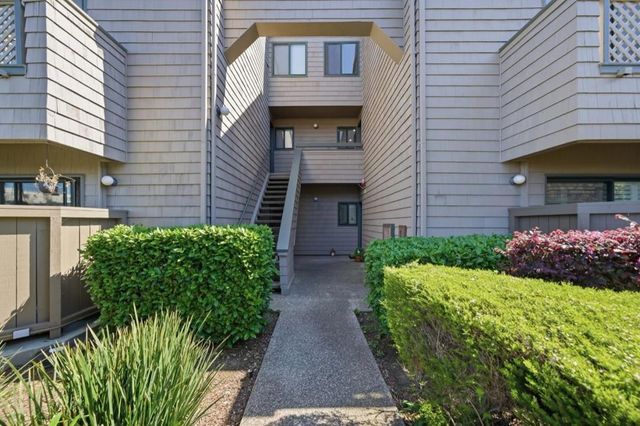 32 Cove Lane, Redwood City, CA 94065