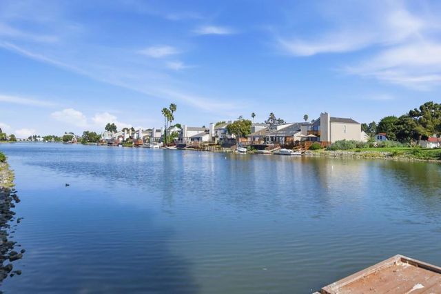 32 Cove Lane, Redwood City, CA 94065