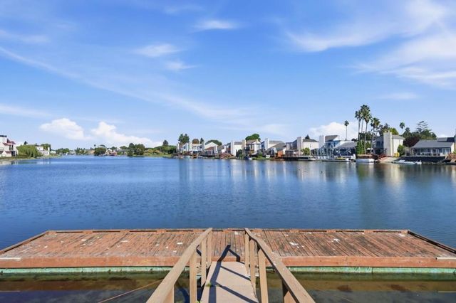 32 Cove Lane, Redwood City, CA 94065