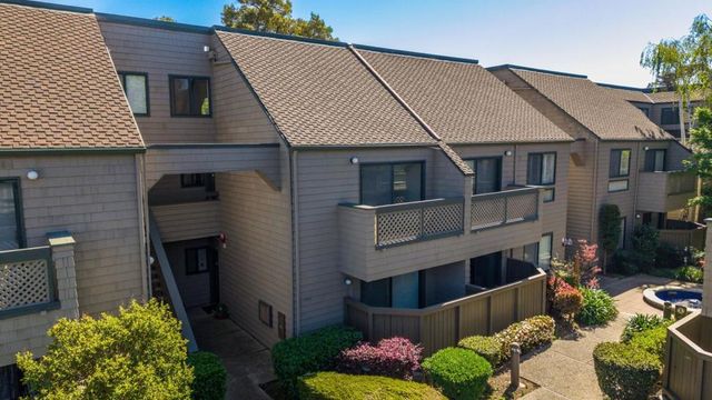 32 Cove Lane, Redwood City, CA 94065