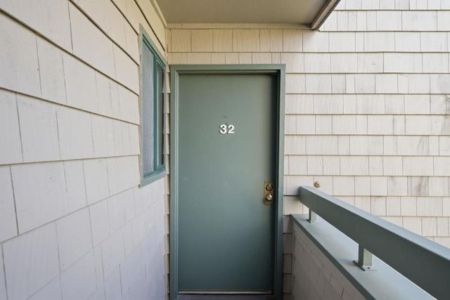 32 Cove Lane, Redwood City, CA 94065