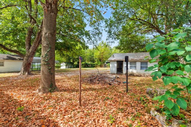 2045 North Weller Avenue, Springfield, MO 65803