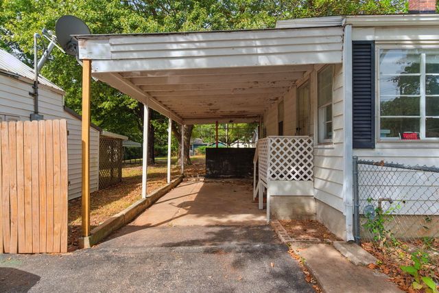 2045 North Weller Avenue, Springfield, MO 65803