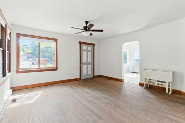 2045 North Weller Avenue, Springfield, MO 65803