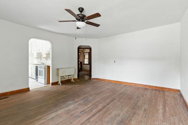 2045 North Weller Avenue, Springfield, MO 65803