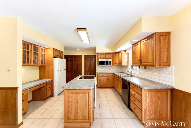 1746 Edgewood Avenue Se, City Of Grand Rapids, MI 49506