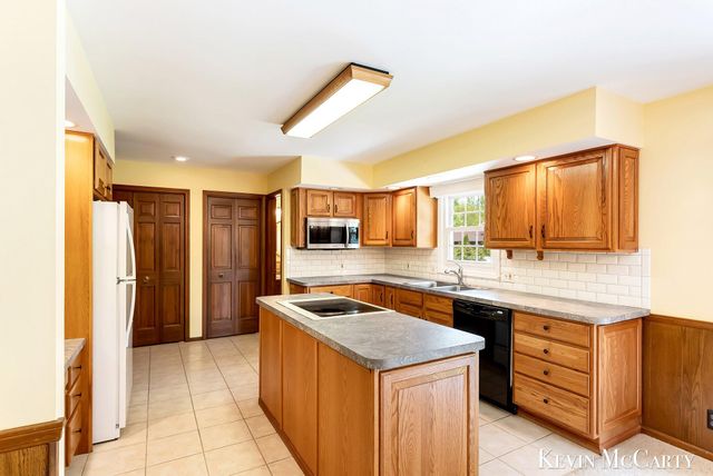 1746 Edgewood Avenue Se, City Of Grand Rapids, MI 49506