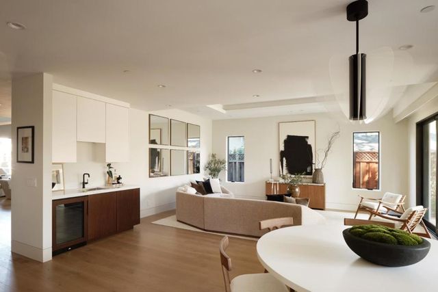 944 Aura Way, Los Altos, CA 94024