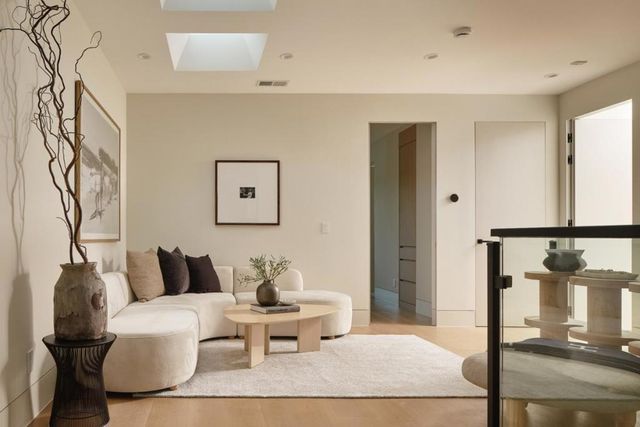 944 Aura Way, Los Altos, CA 94024