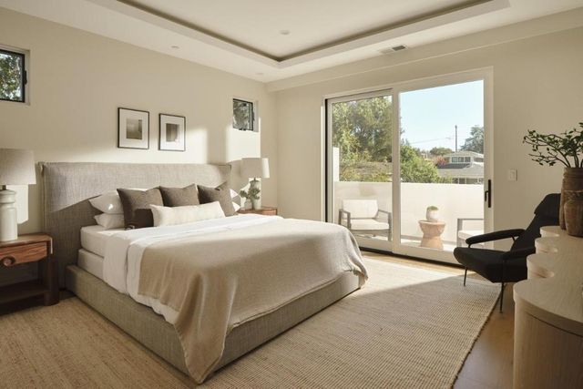 944 Aura Way, Los Altos, CA 94024