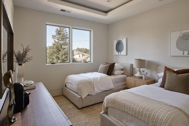 944 Aura Way, Los Altos, CA 94024