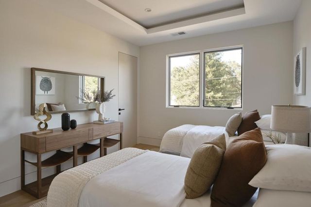 944 Aura Way, Los Altos, CA 94024