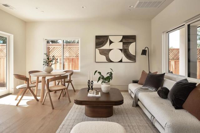 944 Aura Way, Los Altos, CA 94024