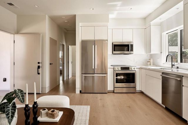 944 Aura Way, Los Altos, CA 94024