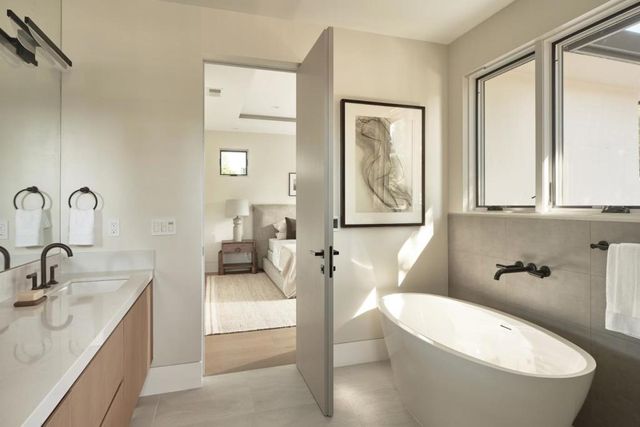 944 Aura Way, Los Altos, CA 94024