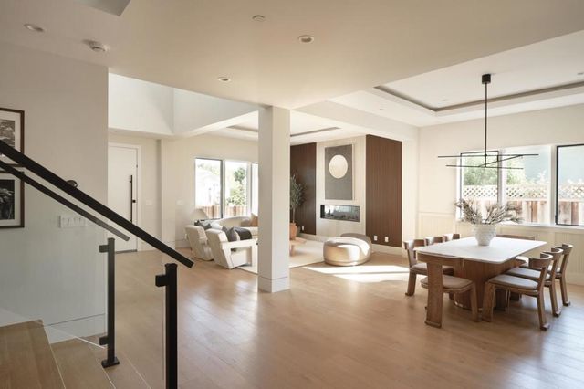 944 Aura Way, Los Altos, CA 94024