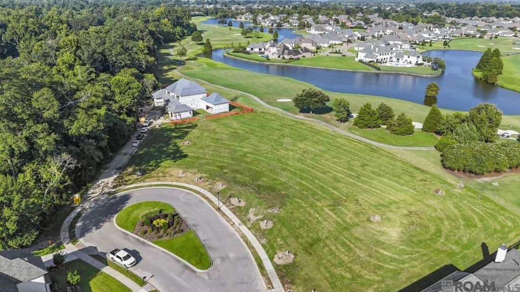 2138 Thomas Boyd Dr, Saint George, LA 70810