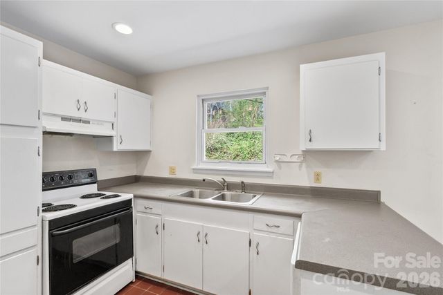 1 Clearbrook Road, Asheville, NC 28805