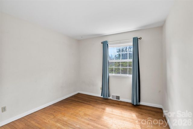 1 Clearbrook Road, Asheville, NC 28805