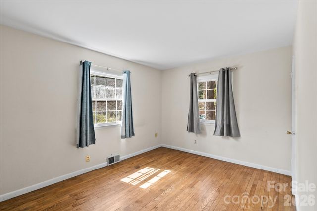 1 Clearbrook Road, Asheville, NC 28805