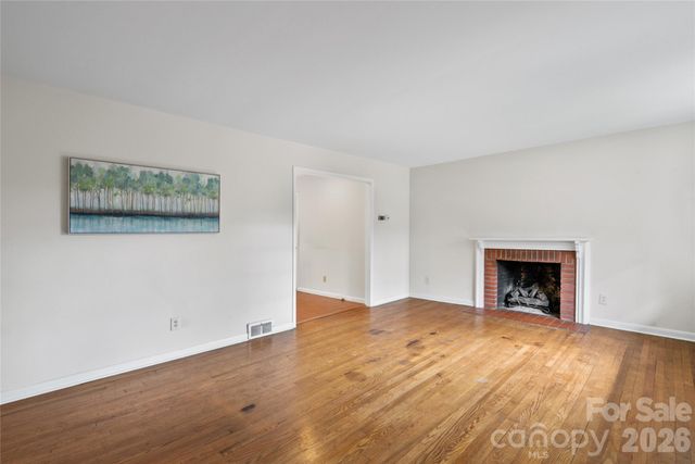 1 Clearbrook Road, Asheville, NC 28805