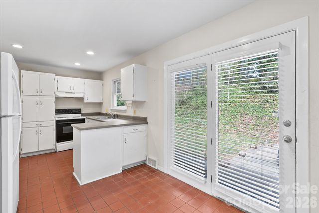 1 Clearbrook Road, Asheville, NC 28805