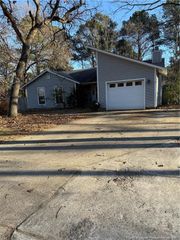 7099 Calamar Drive, Fayetteville, NC 28314