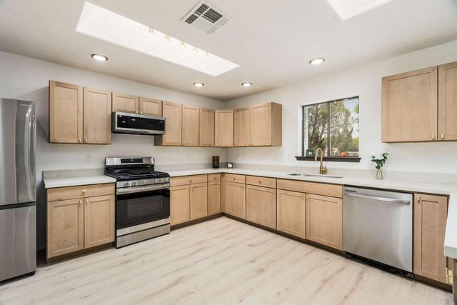 6425 Guadalupe Place NW, Los Ranchos, NM 87107