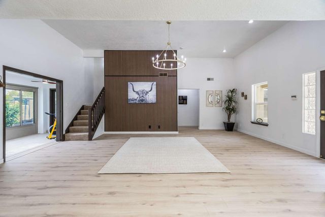 6425 Guadalupe Place NW, Los Ranchos, NM 87107