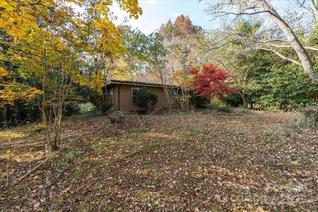1888 Pea Ridge Road, Mill Spring, NC 28756