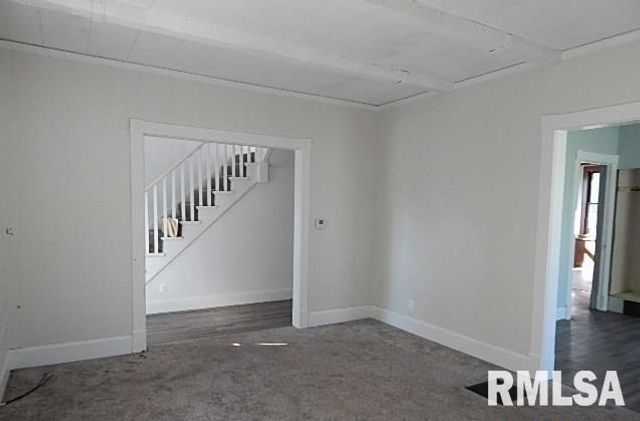 1854 W 8TH Street, Davenport, IA 52802