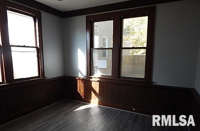 1854 W 8TH Street, Davenport, IA 52802