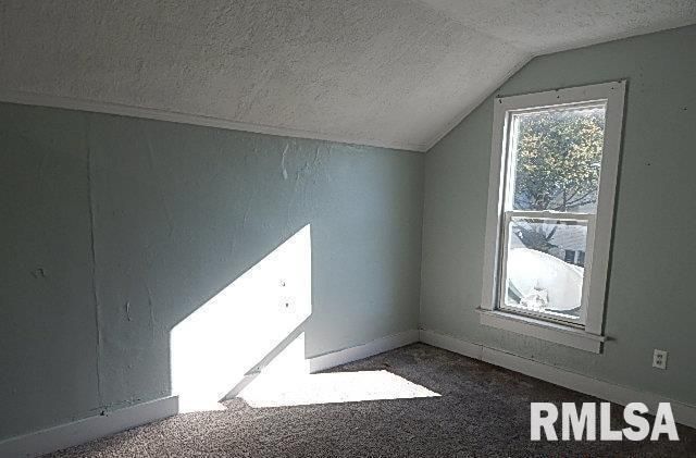 1854 W 8TH Street, Davenport, IA 52802