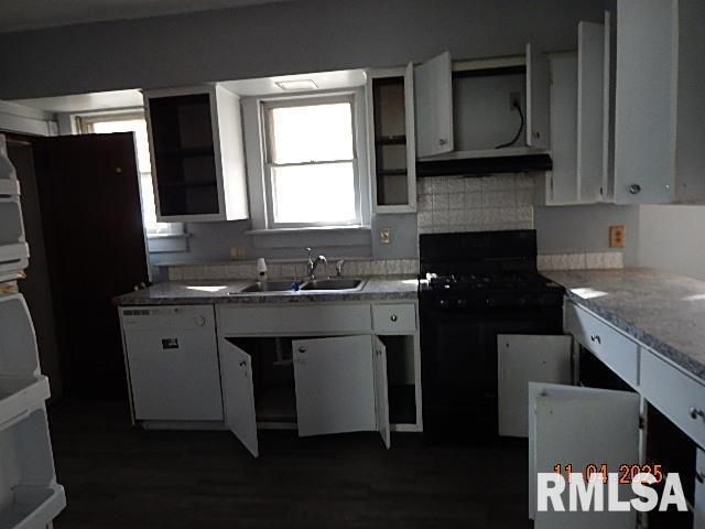 1854 W 8TH Street, Davenport, IA 52802