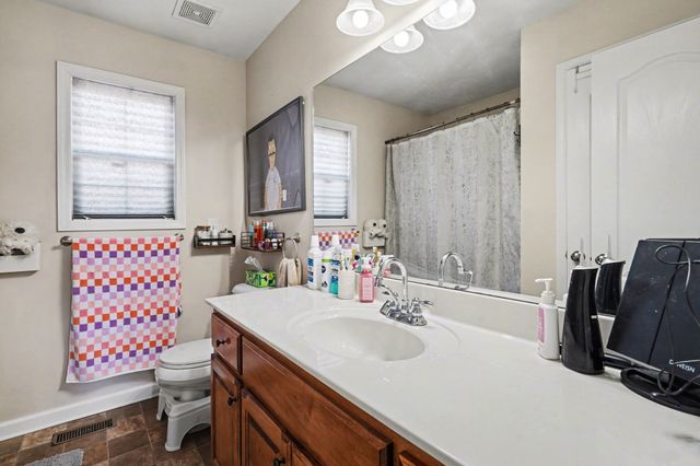 1203 Ab Wade Rd, Portland, TN 37148