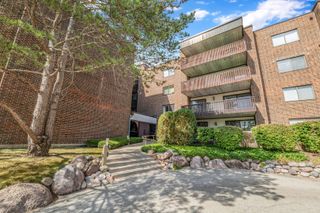 690 Chandler Road 102, Gurnee, IL 60031